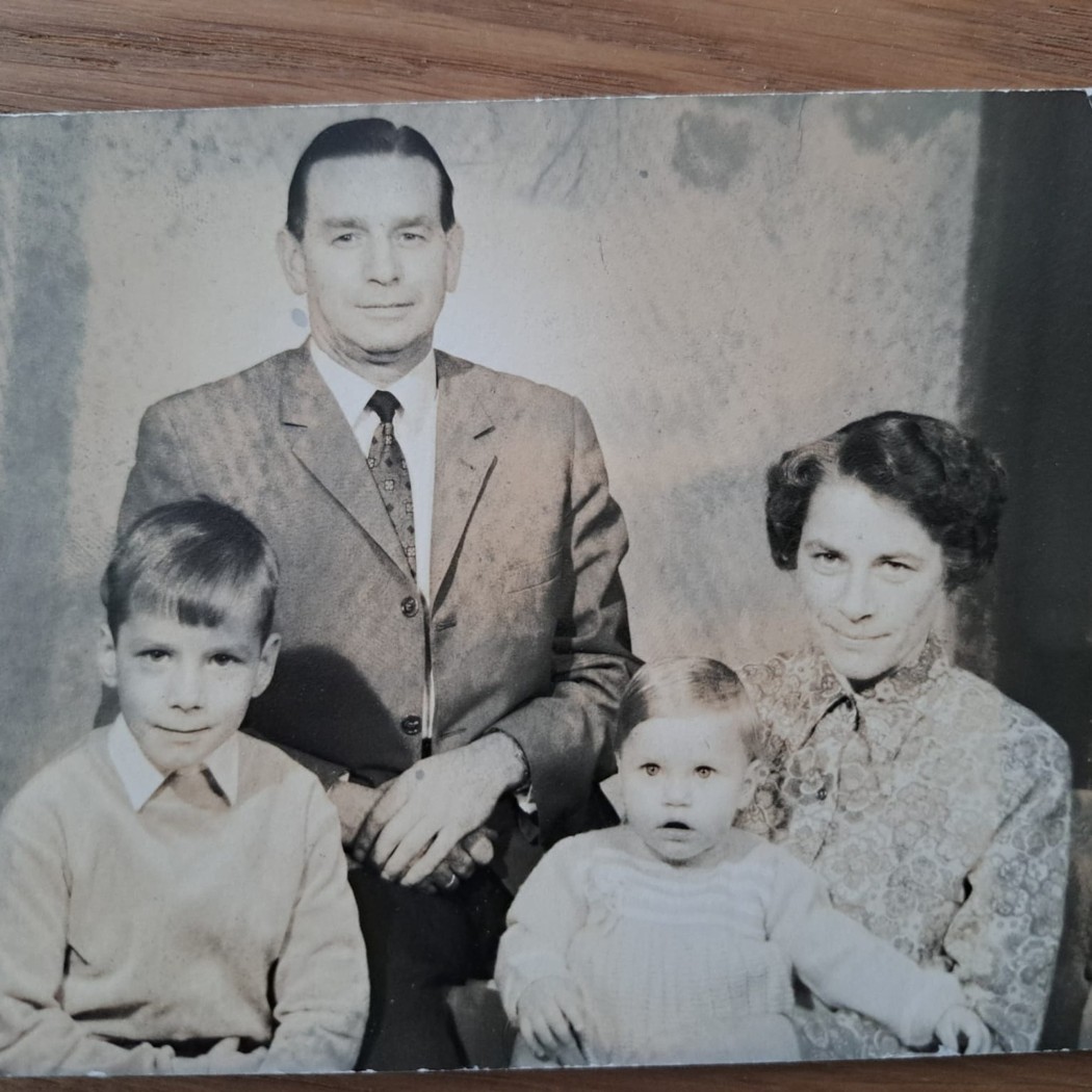 Familieportret rond 1970 — Albert Heldoorn met zijn gezin.