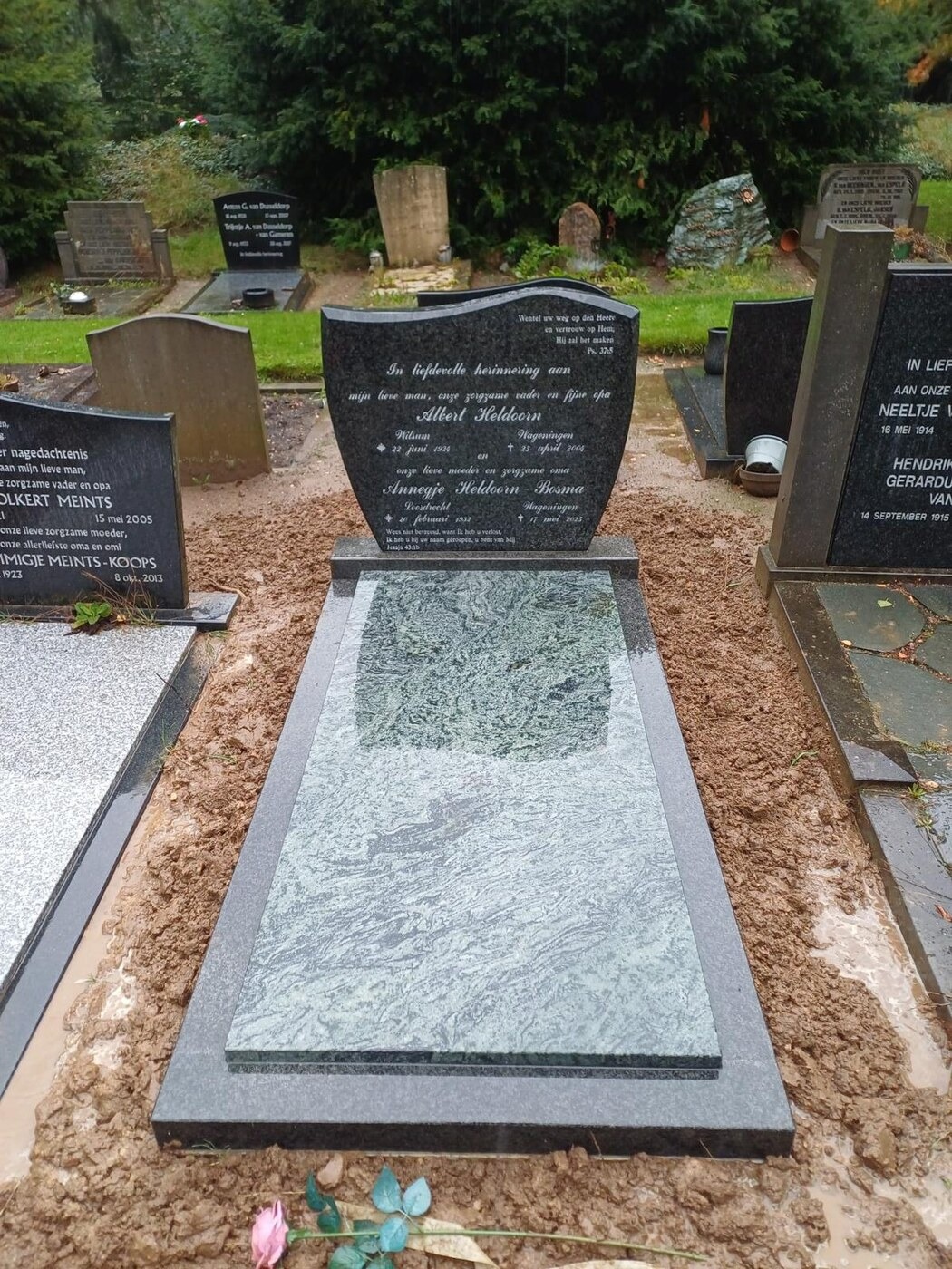 Het graf van Albert Heldoorn en Annegje Heldoorn-Bosma op begraafplaats De Leve Enk te Wageningen.